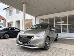 Grau Gebraucht 2013 Peugeot 208 Allure Kleinwagen | 6.990 € (Fairer Preis)