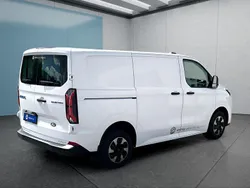 Weiß Gebraucht 2025 Ford E-Transit Van | 52.549 € (Teuer)