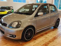 Grau Gebraucht 2001 Toyota Yaris Kleinwagen | 6.450 €