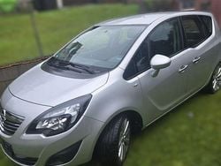 Silber Gebraucht 2012 Opel Meriva Innovation Van / Kleinbus | 5.250 € (Guter Preis)