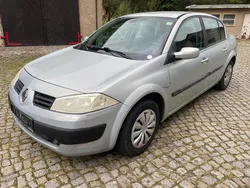 Silber Gebraucht 2003 Renault Mégane II Limousine | 880 € (Fairer Preis)