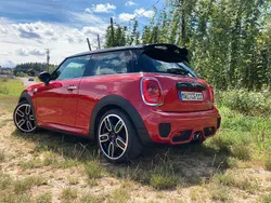 Rot Gebraucht 2015 Mini Cooper SD Kleinwagen | 16.400 € (Etwas zu teuer)