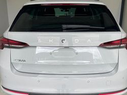 Weiß Neu 2025 Skoda Octavia Kombi | 28.980 € (Superpreis)