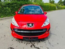 Rot Gebraucht 2009 Peugeot 207 Tendance Limousine | 2.599 € (Fairer Preis)