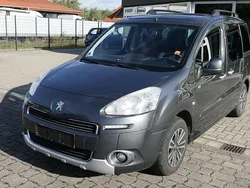 Grau Gebraucht 2013 Peugeot Partner Tepee Style Van / Kleinbus | 5.690 € (Fairer Preis)