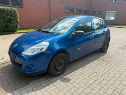 Blau Gebraucht 2009 Renault Clio III Expression Limousine | 950 € (Etwas zu teuer)