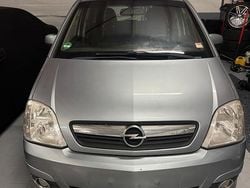 Silber Gebraucht 2006 Opel Meriva Van / Kleinbus | 450 € (Superpreis)