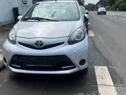 Silber Gebraucht 2013 Toyota Aygo Kleinwagen | 2.999 € (Superpreis)