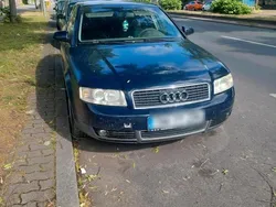 Blau Gebraucht 2001 Audi A4 Limousine | 400 € (Superpreis)