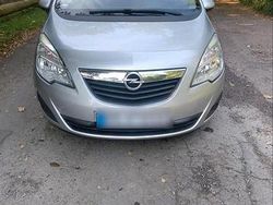 Braun Gebraucht 2012 Opel Meriva Van / Kleinbus | 2.200 € (Guter Preis)