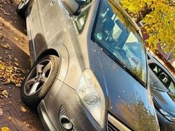 Grau Gebraucht 2010 Opel Zafira OPC Van / Kleinbus | 2.100 € (Guter Preis)