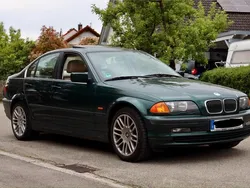 Grün Gebraucht 1998 BMW 320 Limousine | 5.800 €