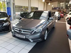 Grau Gebraucht 2013 Mercedes B250 Van / Kleinbus | 17.400 € (Fairer Preis)