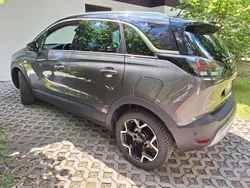 Grau Gebraucht 2023 Opel Crossland Ultimate SUV | 20.500 € (Fairer Preis)