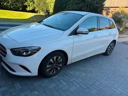 Weiß Gebraucht 2022 Mercedes 180 Limousine | 22.500 € (Guter Preis)