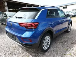 Ravennablau metallic ravennablau metallic Neu 2025 VW T-Roc R SUV | 30.483 €