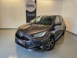 Grau Gebraucht 2023 Toyota Yaris Hybrid Limousine | 20.400 € (Fairer Preis)