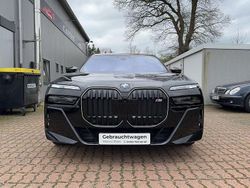 Schwarz Gebraucht 2023 BMW M760e Performance Limousine | 113.950 € (Guter Preis)