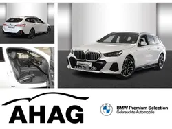 Weiß Gebraucht 2024 BMW 520 M Sport Kombi | 53.490 € (Superpreis)