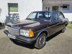 Braun Gebraucht 1982 Mercedes 200 Limousine | 5.700 €