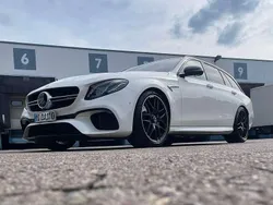 Weiß Gebraucht 2020 Mercedes E63S AMG AMG Kombi | 77.500 €