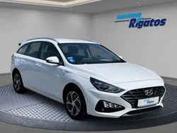 Weiß Gebraucht 2022 Hyundai i30 Trend Kombi | 17.980 € (Guter Preis)