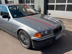 Grau Gebraucht 1991 BMW 320 Limousine | 5.400 €
