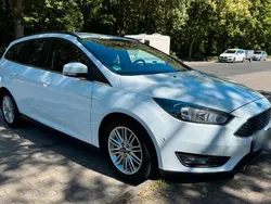 Weiß Gebraucht 2018 Ford Focus Cool & Connect Kombi | 9.400 € (Fairer Preis)