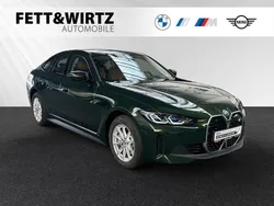 Sanremo grün metallic Gebraucht 2023 BMW i4 Efficient Dynamics Limousine | 40.600 € (Fairer Preis)