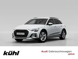Gletscherweiß metallic Gebraucht 2024 Audi A3 Ambiente Limousine | 33.690 € (Teuer)
