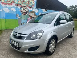 Grau Gebraucht 2012 Opel Zafira Family Van / Kleinbus | 2.600 € (Guter Preis)
