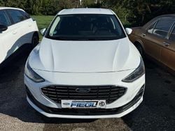 Weiß Gebraucht 2024 Ford Focus Titanium Limousine | 24.890 € (Fairer Preis)