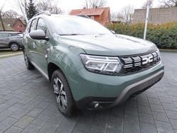 Grün Gebraucht 2024 Dacia Duster Journey Limousine | 22.990 € (Guter Preis)