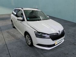 Weiß Gebraucht 2022 Skoda Fabia Ambition Kleinwagen | 12.690 € (Guter Preis)
