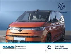 Energetic orange metallic/deep black perleffekt Gebraucht 2022 VW T7 Life Van | 52.950 € (Superpreis)
