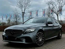 Grau Gebraucht 2018 Mercedes C220 AMG line Kombi | 27.800 €