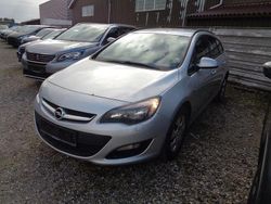 Silber Gebraucht 2014 Opel Astra Selection Kombi | 2.500 € (Fairer Preis)