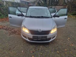 Silber Gebraucht 2014 Skoda Fabia Kleinwagen | 3.499 € (Guter Preis)