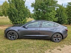 Grau Gebraucht 2021 Tesla Model 3 Limousine | 27.900 € (Guter Preis)