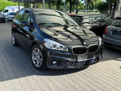 Schwarz Gebraucht 2016 BMW 218 Active Tourer Sport Line Van / Kleinbus | 12.999 € (Fairer Preis)