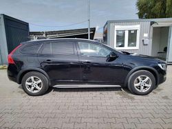 Onyx black Gebraucht 2017 Volvo V60 CC Plus Kombi | 13.990 € (Guter Preis)