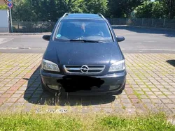 Schwarz Gebraucht 2004 Opel Zafira Van / Kleinbus | 1.300 € (Fairer Preis)