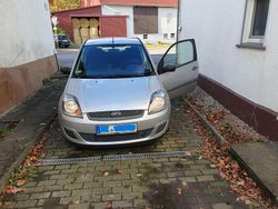 Silber Gebraucht 2006 Ford Fiesta Ghia Kleinwagen | 1.700 € (Guter Preis)