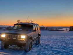 Grau Gebraucht 1991 Jeep Cherokee SUV | 8.500 €