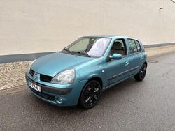 Grün Gebraucht 2004 Renault Clio II Limousine | 1.250 € (Guter Preis)