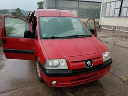 Rot Gebraucht 2005 Peugeot Expert Van | 2.999 €