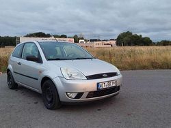 Silber Gebraucht 2003 Ford Fiesta Kleinwagen | 2.700 € (Teuer)