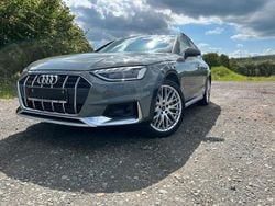 Grau Gebraucht 2019 Audi A4 Allroad Comfort Kombi | 31.999 €