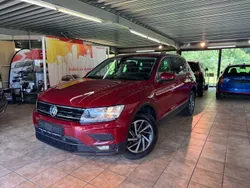 Rot Gebraucht 2017 VW Tiguan Sound SUV | 22.990 € (Fairer Preis)
