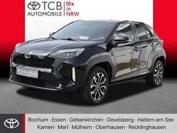 Schwarz Gebraucht 2022 Toyota Yaris Cross Team SUV | 23.449 € (Fairer Preis)